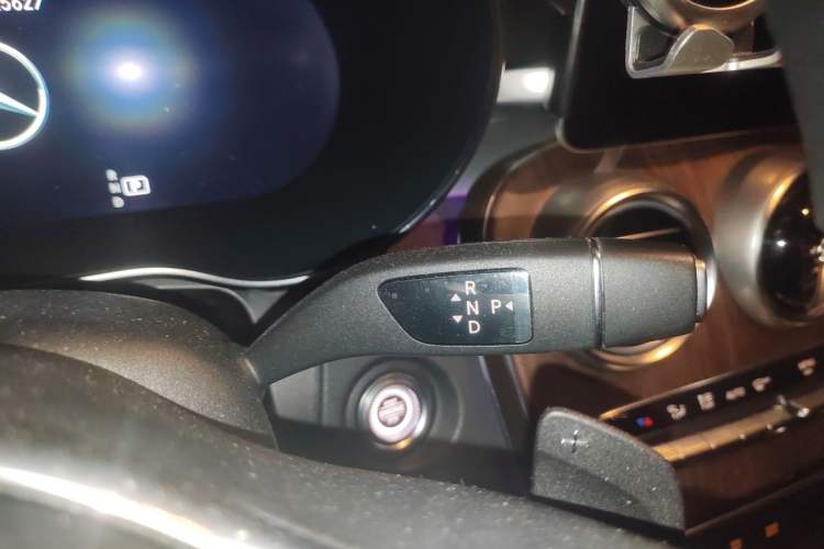 Used Mercedes-Benz GLC 2020 Facelifted GLC 300 L 4MATIC Luxury Edition Gear Lever