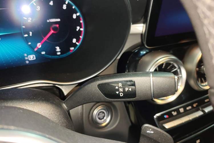 Used Mercedes-Benz GLC 2020 Facelifted GLC 260 L 4MATIC Dynamic Edition Gear Lever