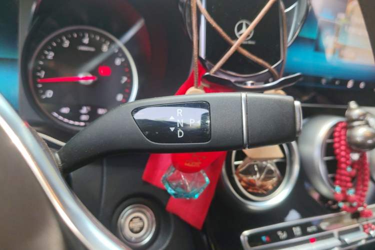 Used Mercedes-Benz GLC 2020 GLC 260 L 4MATIC Dynamic Model Gear Lever