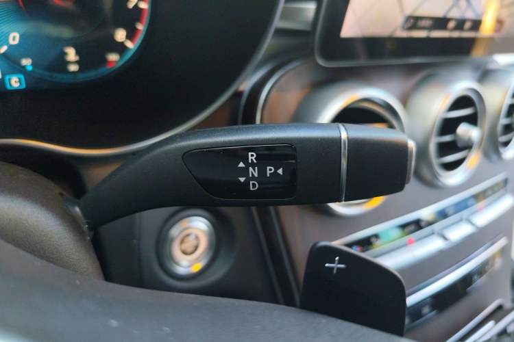 Used Mercedes-Benz GLC 2020 Facelifted GLC 300 L 4MATIC AMG-Line Gear Lever