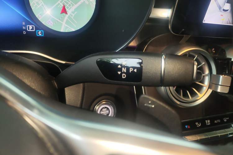 Used Mercedes-Benz GLC 2020 Facelift GLC 300 L 4MATIC Dynamic Edition Gear Lever
