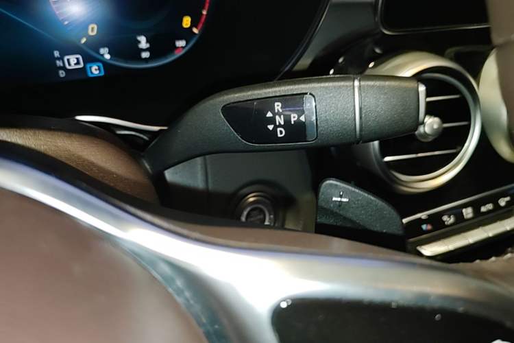 Used Mercedes-Benz GLC 2020 Facelifted GLC 260 L 4MATIC Dynamic Edition Gear Lever