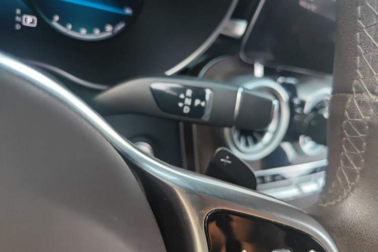 Used Mercedes-Benz GLC 2020 Facelift GLC 260 L 4MATIC Luxury Edition Gear Lever