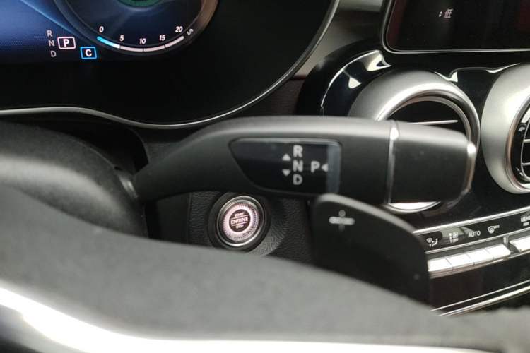 Used Mercedes-Benz GLC 2020 Facelift GLC 300 L 4MATIC Dynamic Edition Gear Lever