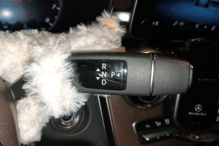 Used Mercedes-Benz GLC 2020 GLC 300 L 4MATIC Dynamic Edition Gear Lever