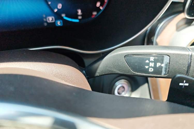 Used Mercedes-Benz GLC 2020 GLC 260 L 4MATIC Luxury Model Gear Lever