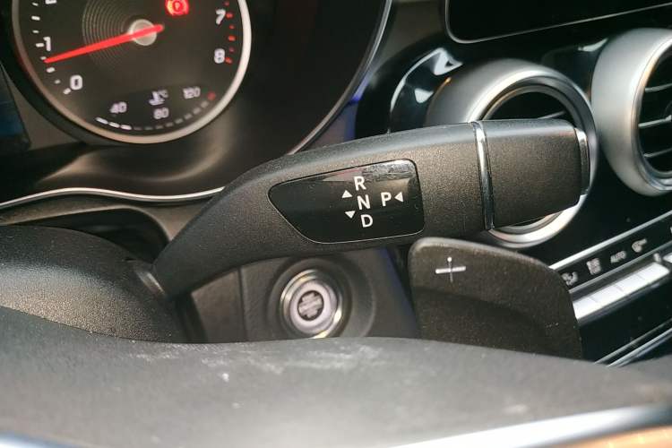 Used Mercedes-Benz GLC 2020 GLC 260 L 4MATIC Dynamic Model Gear Lever