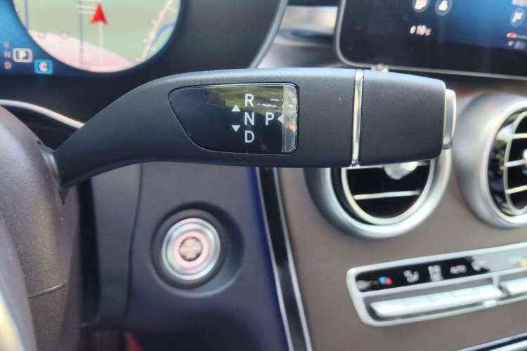 Used Mercedes-Benz GLC 2020 GLC 300 L 4MATIC Dynamic Edition Gear Lever
