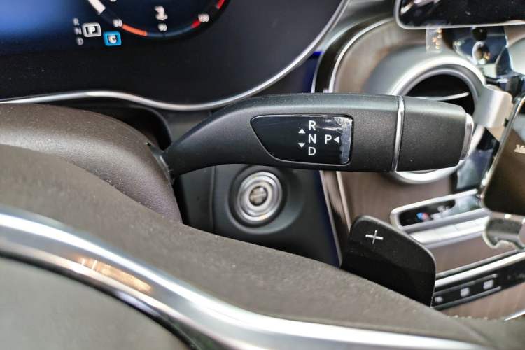 Used Mercedes-Benz GLC 2020 GLC 300 L 4MATIC Dynamic Edition Gear Lever