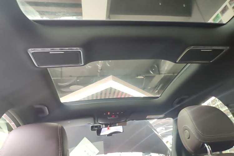 Used Mercedes-Benz GLC 2020 Facelifted GLC 260 L 4MATIC Dynamic Edition Headliner