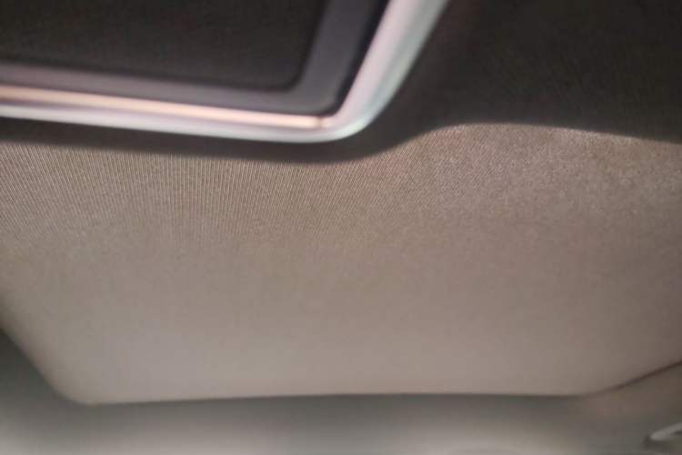 Used Mercedes-Benz GLC 2020 Facelift GLC 300 L 4MATIC Dynamic Edition Headliner