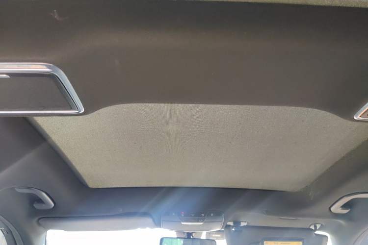 Used Mercedes-Benz GLC 2020 Facelift GLC 260 L 4MATIC Luxury Edition Headliner