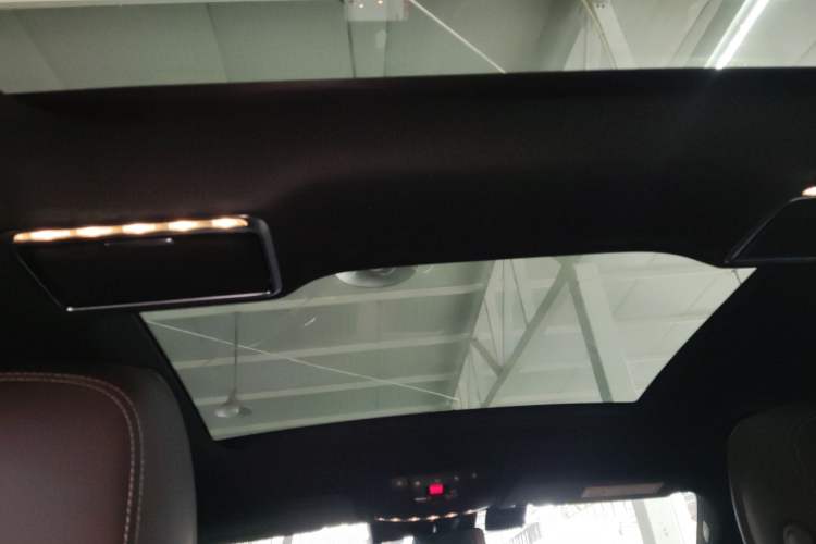 Used Mercedes-Benz GLC 2020 Facelift GLC 300 L 4MATIC Dynamic Edition Headliner