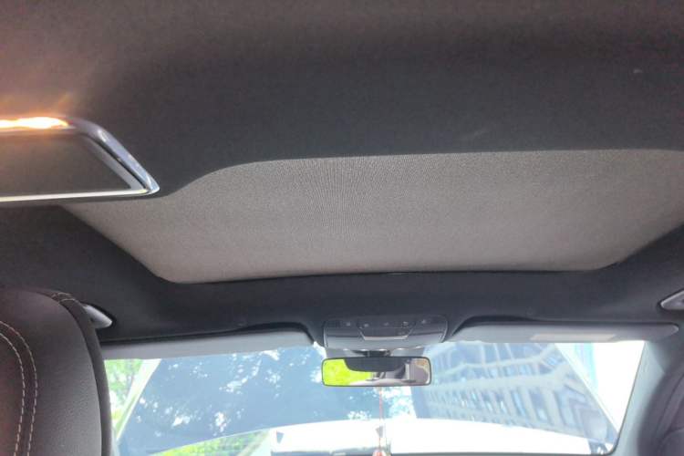 Used Mercedes-Benz GLC 2020 Facelifted GLC 300 L 4MATIC Luxury Edition Headliner