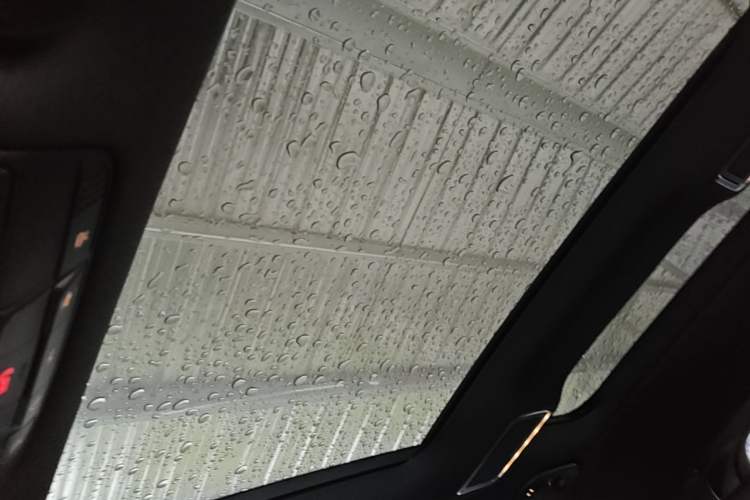 Used Mercedes-Benz GLC 2020 Facelifted GLC 260 L 4MATIC Dynamic Edition Headliner