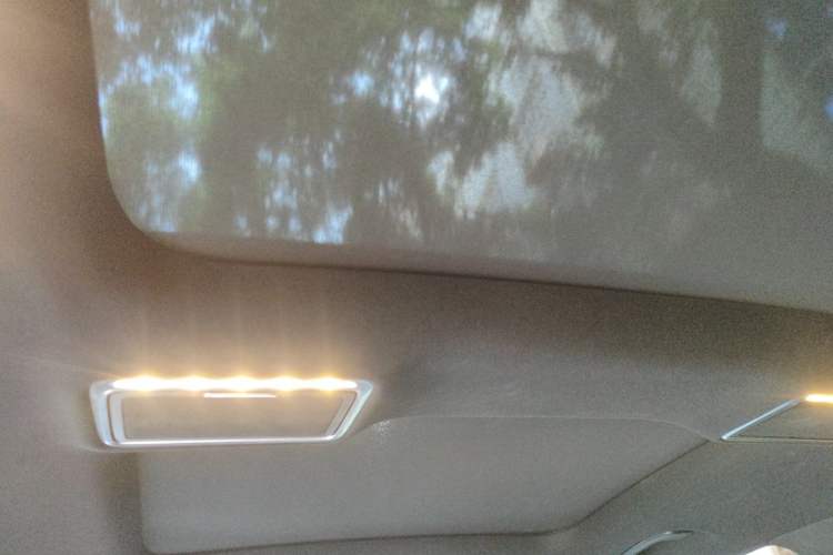 Used Mercedes-Benz GLC 2020 Facelifted GLC 260 L 4MATIC Dynamic Edition Headliner