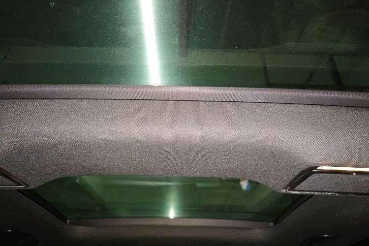 Used Mercedes-Benz GLC 2020 Facelift GLC 300 L 4MATIC Dynamic Edition Headliner