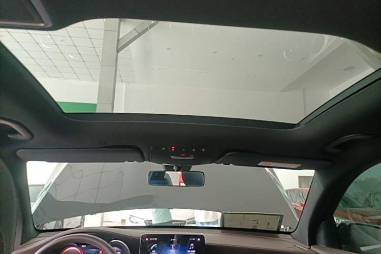 Used Mercedes-Benz GLC 2020 Facelifted GLC 260 L 4MATIC Dynamic Edition Headliner
