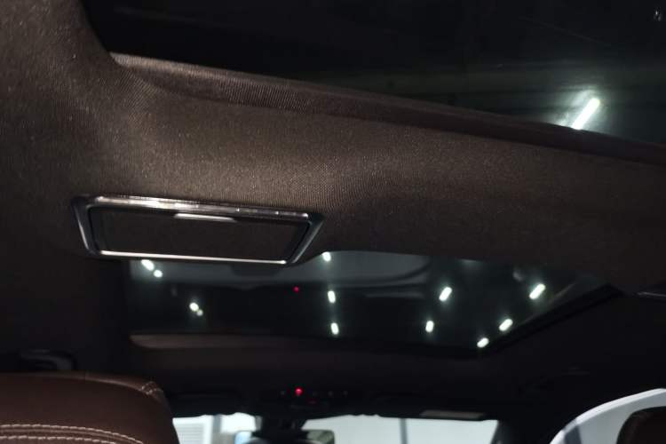 Used Mercedes-Benz GLC 2020 GLC 260 L 4MATIC Dynamic Model Headliner