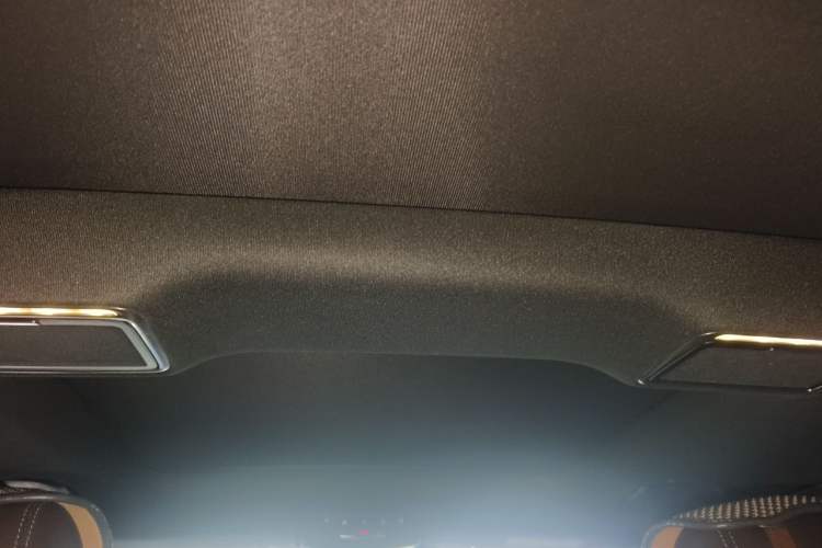 Used Mercedes-Benz GLC 2020 Facelifted GLC 260 L 4MATIC Dynamic Edition Headliner