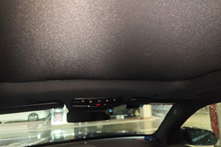 Used Mercedes-Benz GLC 2020 Facelift GLC 300 L 4MATIC Dynamic Edition Headliner