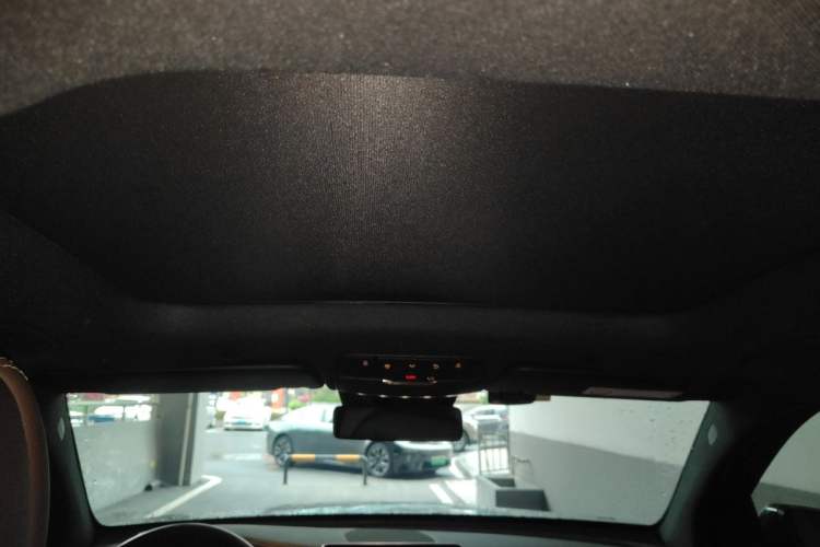Used Mercedes-Benz GLC 2020 Facelift GLC 300 L 4MATIC Dynamic Edition Headliner