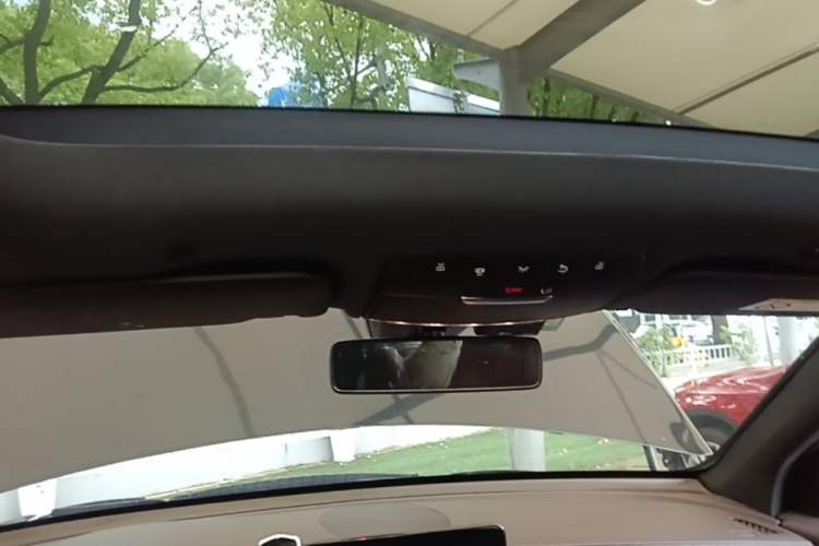 Used Mercedes-Benz GLC 2020 Facelifted GLC 260 L 4MATIC Dynamic Edition Headliner