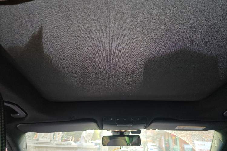 Used Mercedes-Benz GLC 2020 Facelift GLC 260 L 4MATIC Luxury Edition Headliner