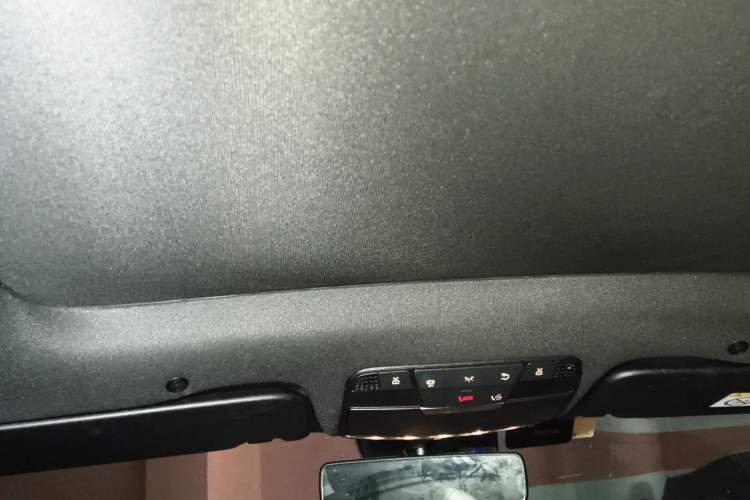 Used Mercedes-Benz GLC 2020 Facelift GLC 260 L 4MATIC Luxury Edition Headliner