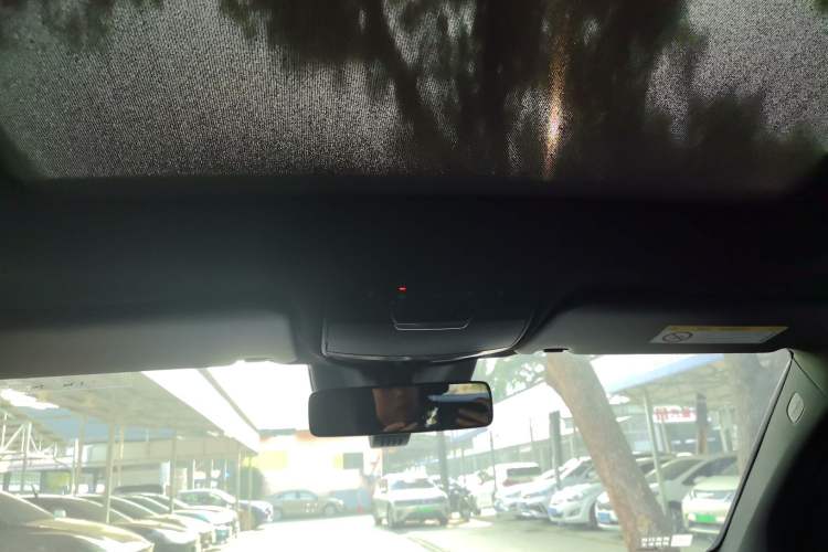 Used Mercedes-Benz GLC 2020 Facelift GLC 300 L 4MATIC Dynamic Edition Headliner