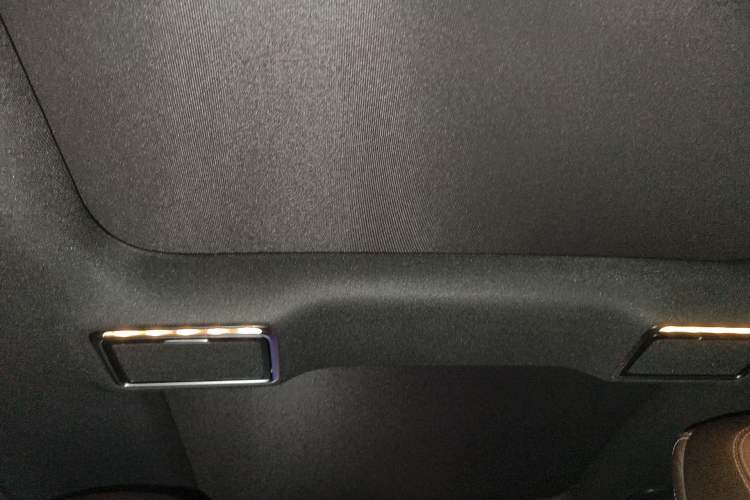 Used Mercedes-Benz GLC 2020 Facelift GLC 300 L 4MATIC Dynamic Edition Headliner