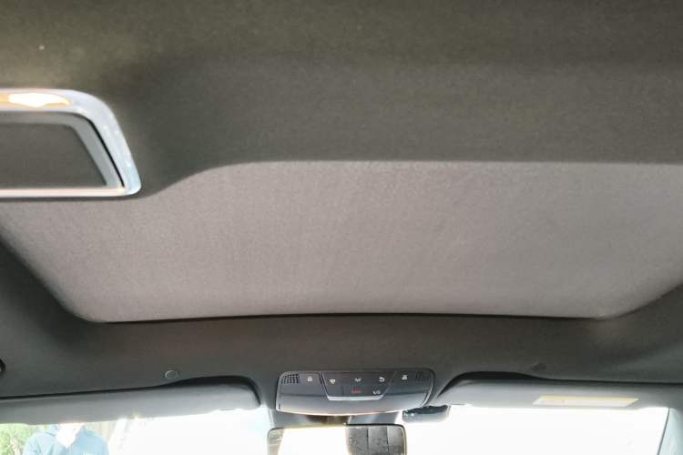 Used Mercedes-Benz GLC 2020 Facelift GLC 300 L 4MATIC Dynamic Edition Headliner