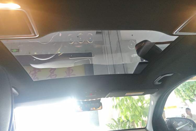 Used Mercedes-Benz GLC 2020 Facelift GLC 300 L 4MATIC Dynamic Edition Headliner