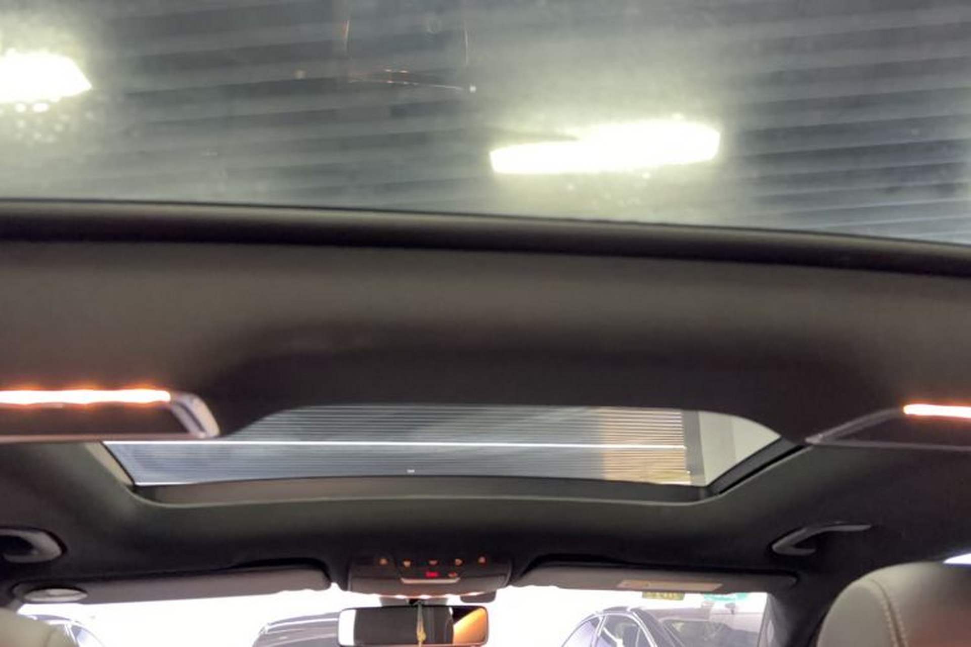 Used Mercedes-Benz GLC 2020 Facelifted GLC 260 L 4MATIC Dynamic Edition Headliner
