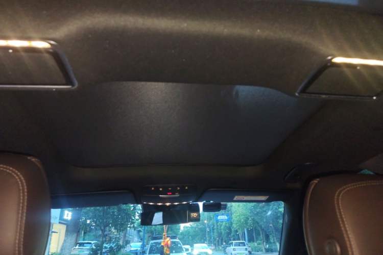 Used Mercedes-Benz GLC 2020 Facelift GLC 300 L 4MATIC Dynamic Edition Headliner