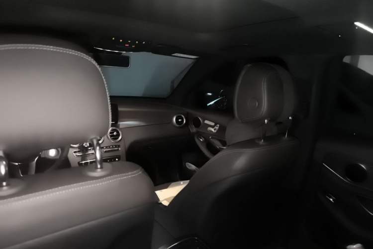 Used Mercedes-Benz GLC 2020 Facelift GLC 300 L 4MATIC Dynamic Edition Headliner