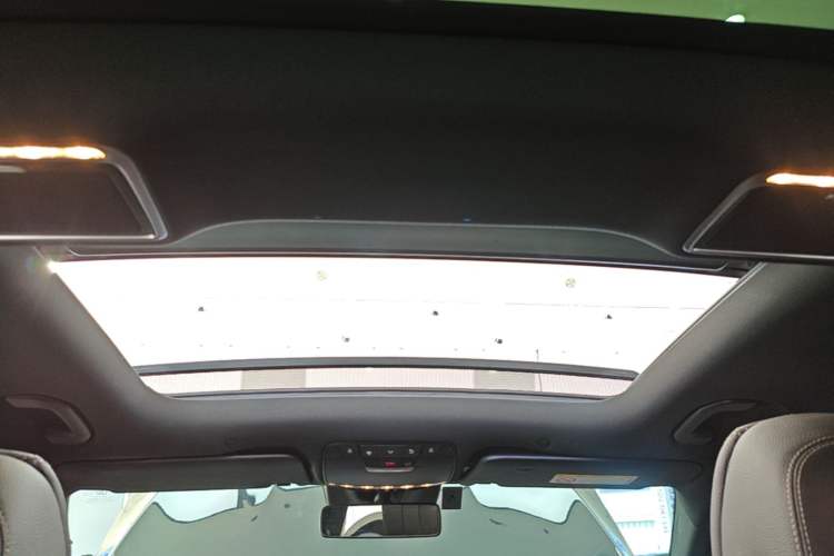 Used Mercedes-Benz GLC 2020 Facelift GLC 300 L 4MATIC Dynamic Edition Headliner