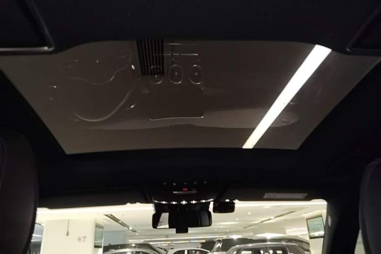 Used Mercedes-Benz GLC 2020 Facelift GLC 300 L 4MATIC Dynamic Edition Headliner