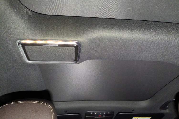 Used Mercedes-Benz GLC 2020 GLC 300 L 4MATIC Dynamic Edition Headliner