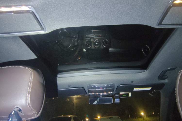 Used Mercedes-Benz GLC 2020 Facelift GLC 300 L 4MATIC Dynamic Edition Headliner