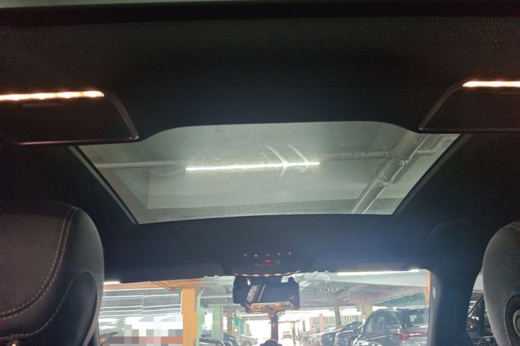 Used Mercedes-Benz GLC 2020 Facelifted GLC 260 L 4MATIC Dynamic Edition Headliner