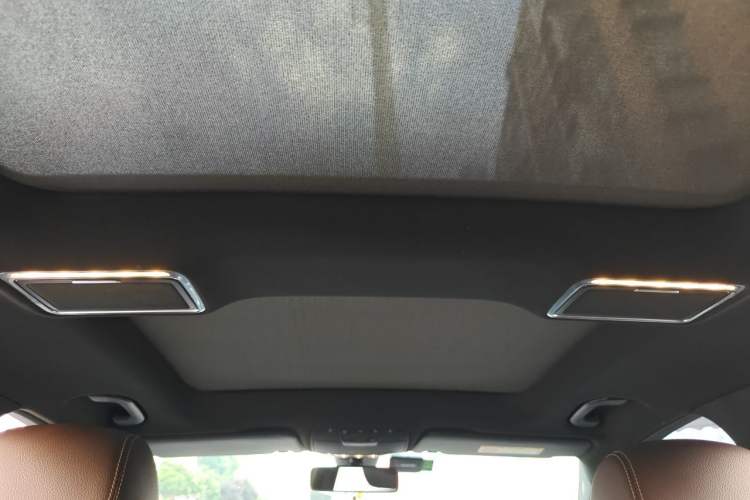 Used Mercedes-Benz GLC 2020 Facelifted GLC 260 L 4MATIC Dynamic Edition Headliner
