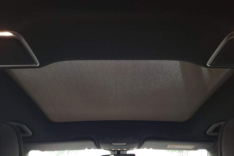 Used Mercedes-Benz GLC 2020 Facelift GLC 260 L 4MATIC Luxury Edition Headliner