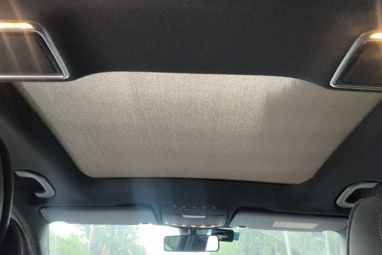 Used Mercedes-Benz GLC 2020 Facelift GLC 260 L 4MATIC Luxury Edition Headliner