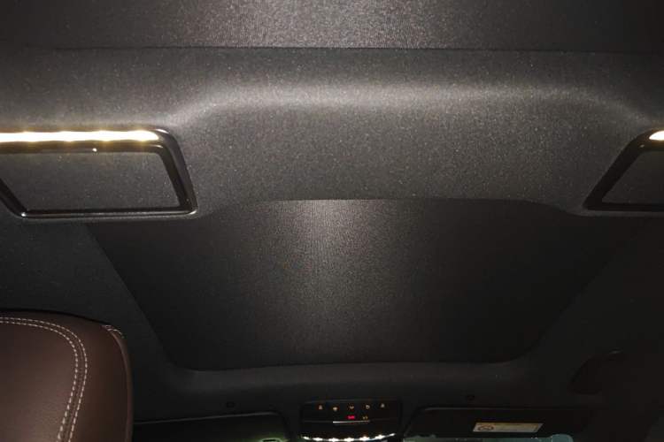 Used Mercedes-Benz GLC 2020 Facelift GLC 260 L 4MATIC Luxury Edition Headliner