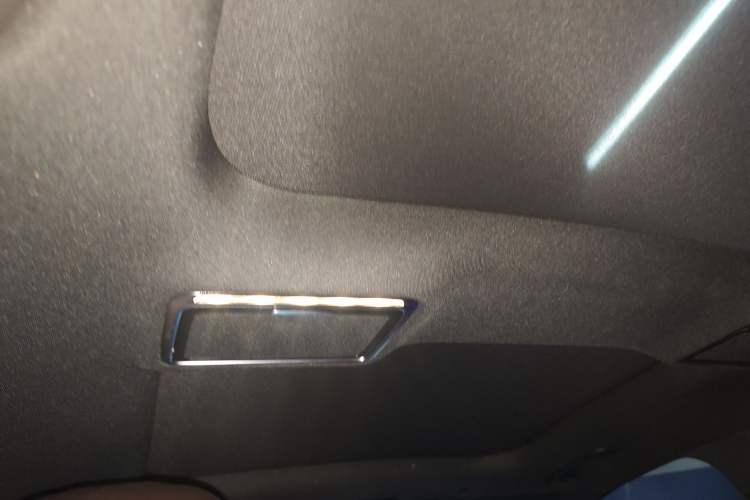 Used Mercedes-Benz GLC 2020 Facelift GLC 260 L 4MATIC Luxury Edition Headliner