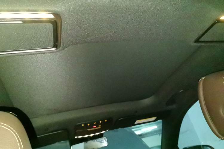 Used Mercedes-Benz GLC 2020 Facelift GLC 300 L 4MATIC Dynamic Edition Headliner