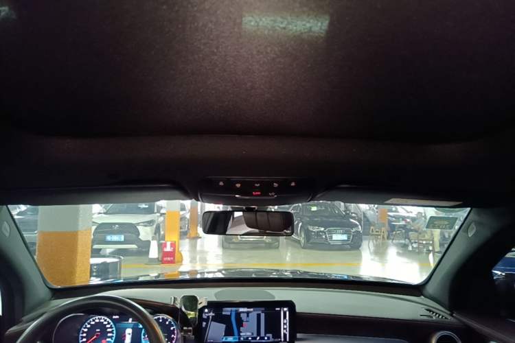 Used Mercedes-Benz GLC 2020 Facelift GLC 260 L 4MATIC Luxury Edition Headliner
