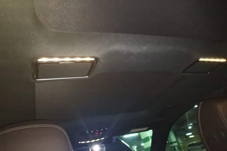 Used Mercedes-Benz GLC 2020 Facelift GLC 300 L 4MATIC Dynamic Edition Headliner