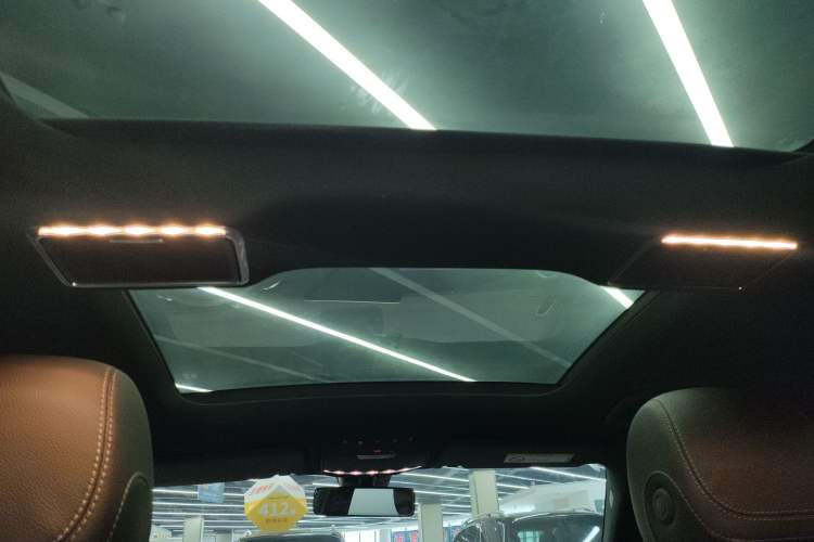 Used Mercedes-Benz GLC 2020 Facelifted GLC 260 L 4MATIC Dynamic Edition Headliner